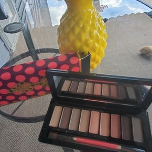 Brand new MAC nutcracker sweet eyeshadow palette
